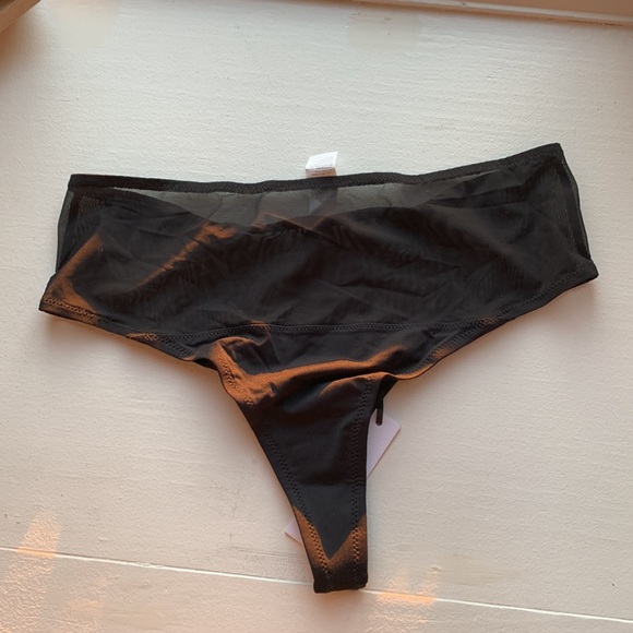 HEIST Bra & thong set - Picture 12 of 15